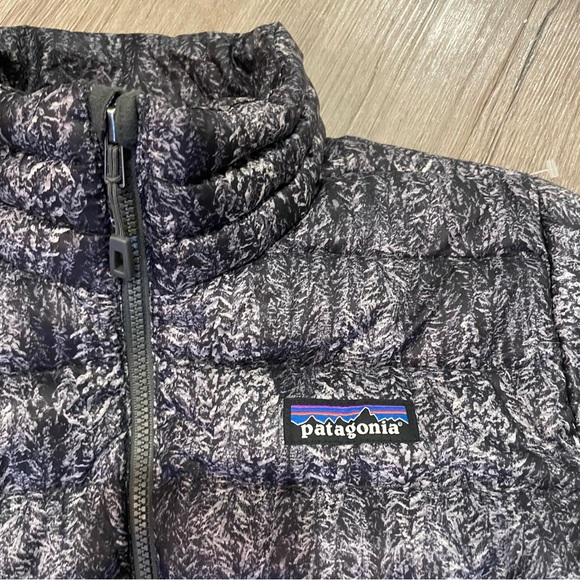 Patagonia Down Sweater Tree Patterned Black White Puffer Jacket - Picture 5 of 11